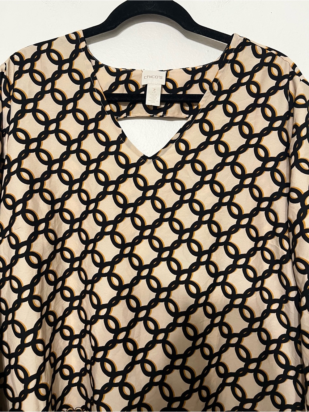 Chico's Status Frame Cutout Tunic Blouse Size 3 - Picture 4 of 9